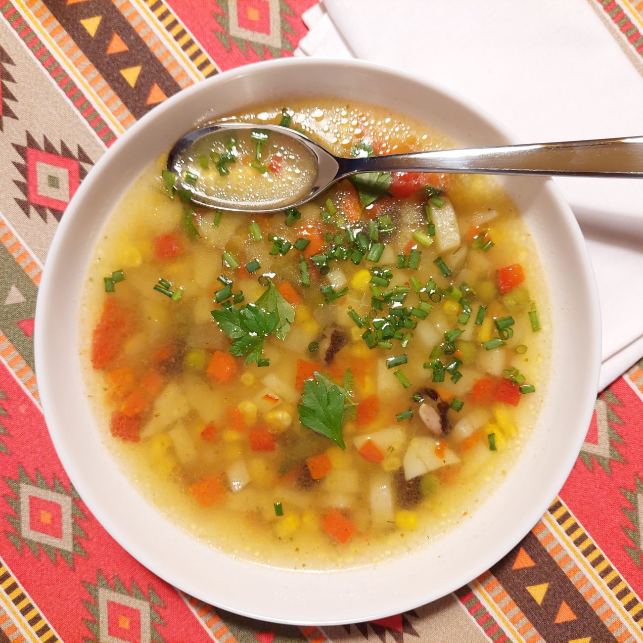 Vištienos sriuba su meksikietiškomis daržovėmis